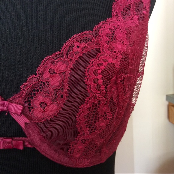 Vintage Victoria’s Secret Lace Plunge Bra 34C - Picture 3 of 13
